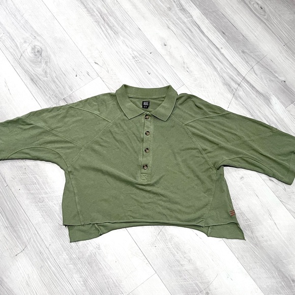 BDG Crop Top - Picture 1 of 3